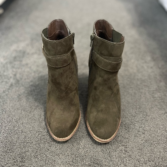 ALDO greenish brown suede booties size 6. Only worn twice - Picture 6 of 7